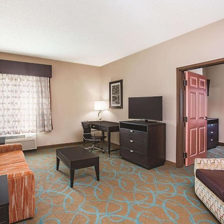 La Quinta By Wyndham Kingsland/Kings Bay Naval B Hotel Buitenkant foto